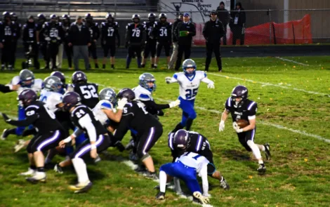 Calumet defeats Gladstone to improve to 5-3